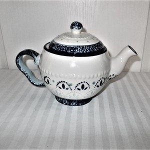NWT Meritage Tea Pot Blue White Whimsical Teapot Navis 9.5"